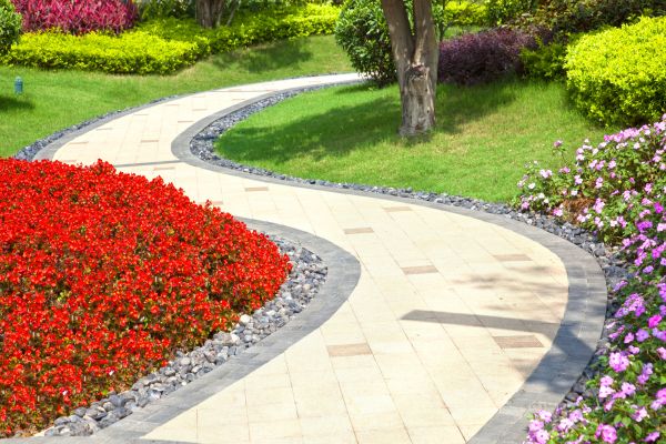 Cost of Garden Walkway Installation in Vienna