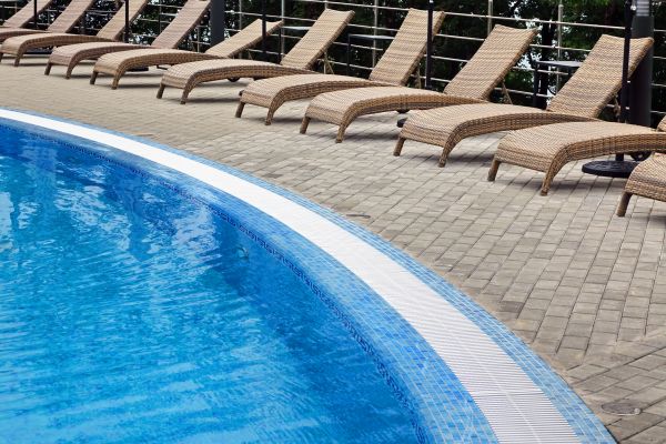 Cost of Poolside Hardscaping in Vienna